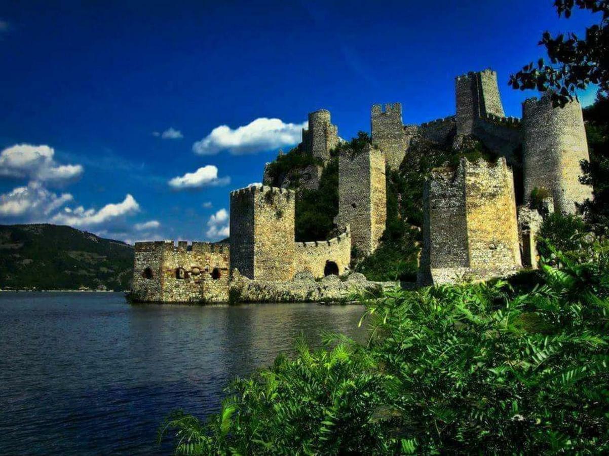 Apartments Barocco Golubac Exterior photo
