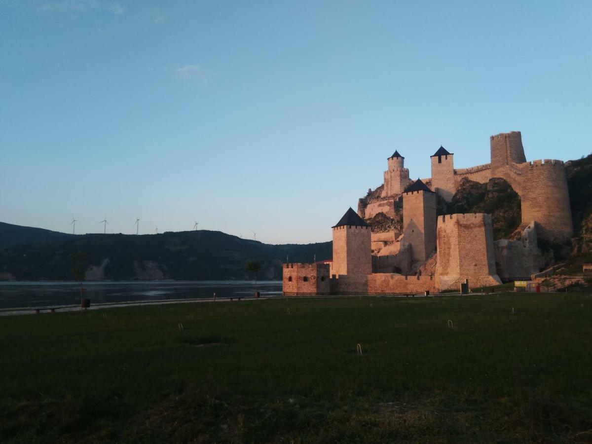 Apartments Barocco Golubac Exterior photo